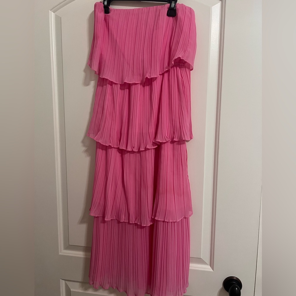 Pink strapless dress🩷🎀🌸